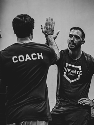 Membro da comunidade Infante Fitness num momento de treino